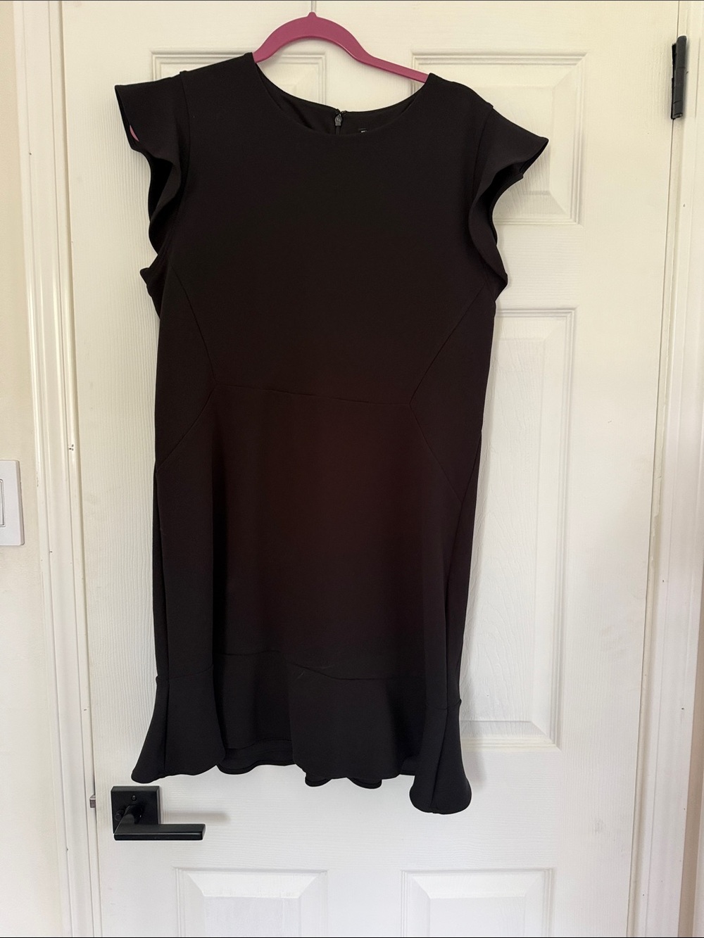 Express Black Shift Dress with Subtle Scoop Neck